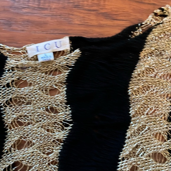 Black and gold blouse/sweater - Picture 3 of 3